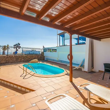 Villa Tias Вилла