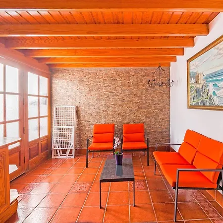 Villa Tias Вилла *